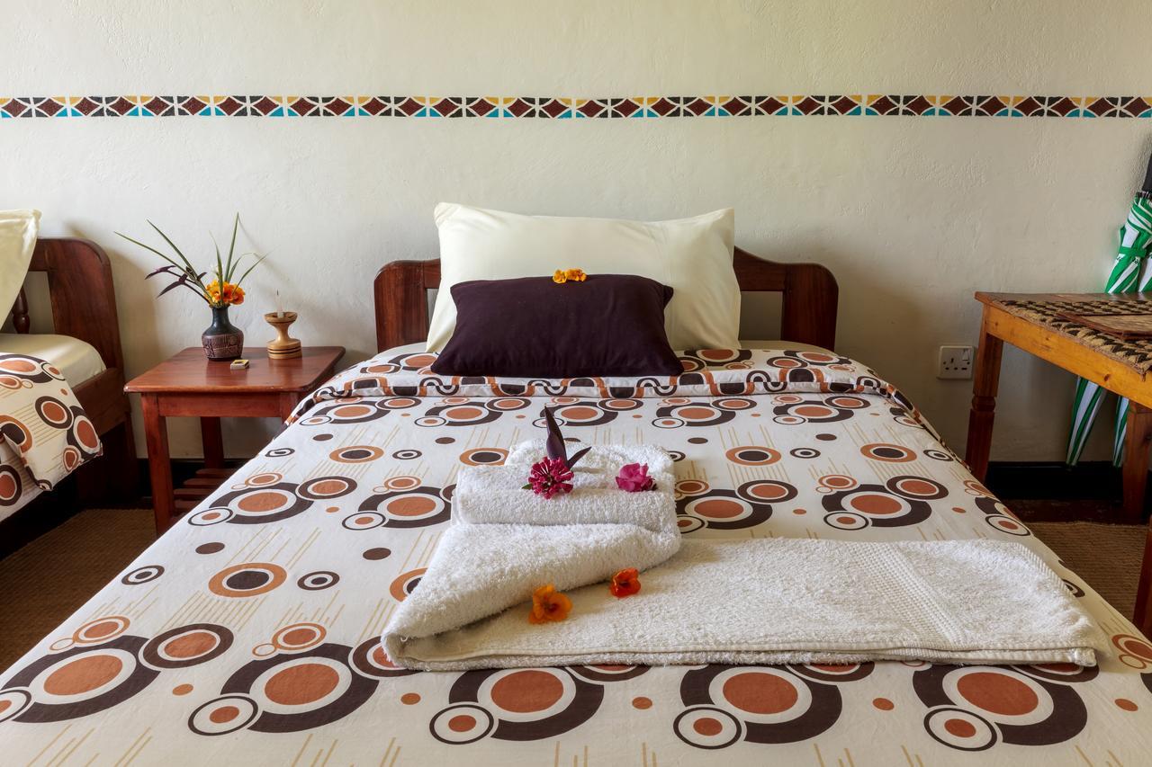 Travellers Rest Hotel Kisoro Exteriör bild