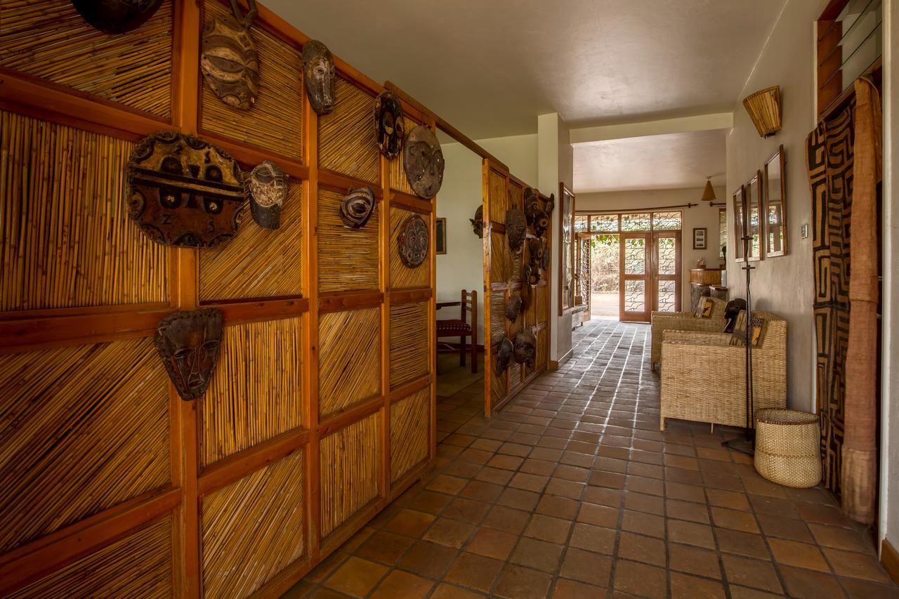 Travellers Rest Hotel Kisoro Exteriör bild