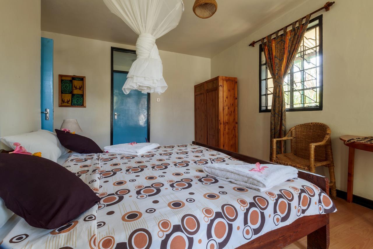 Travellers Rest Hotel Kisoro Exteriör bild