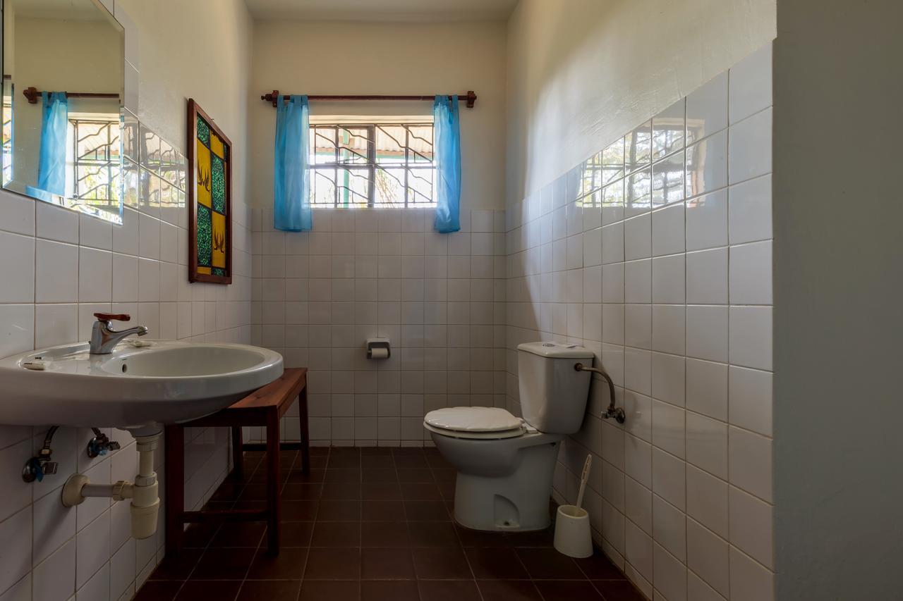 Travellers Rest Hotel Kisoro Exteriör bild